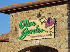 People Hate Olive Garden's New Logo